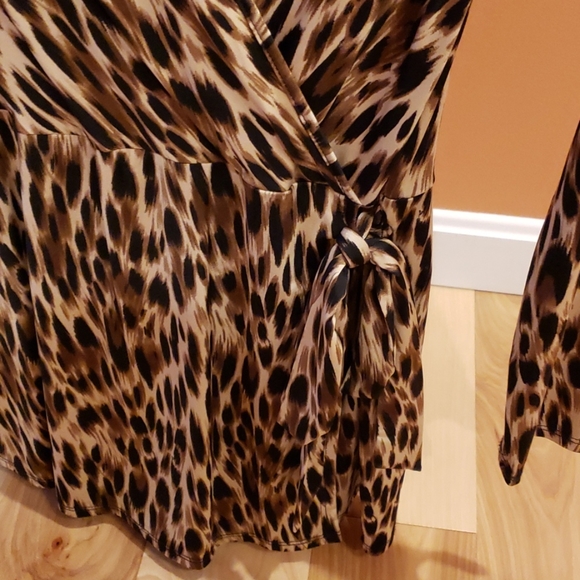 DONATED. Animal prints faux wrap short rompers - Picture 5 of 5